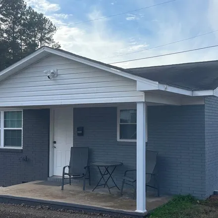 Rent this 2 bed house on Lincolnton in NC, 28092