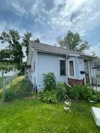 Buy this 1 bed house on Dairy Queen in 21st Avenue Southwest, West Cedar Rapids