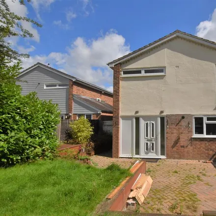 Rent this 4 bed house on Ariel View in Lowfield Road, Reading
