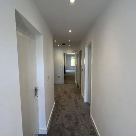 Image 4 - Highmoor Lane, Hartshead Moor, BD19 6LN, United Kingdom - Apartment for rent