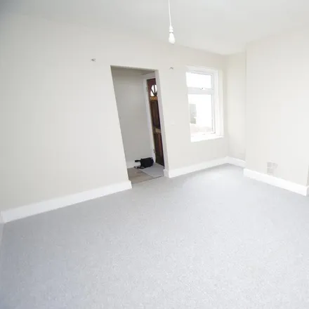 Image 3 - 40 Acme Road, North Watford, WD24 5EP, United Kingdom - Apartment for rent