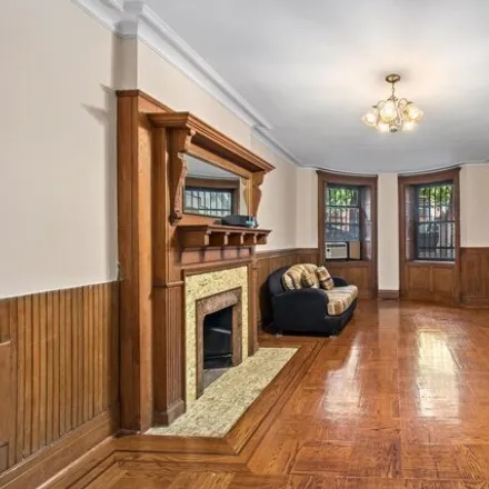 Image 9 - 144 West 119th Street, New York, NY 10026, USA - House for sale