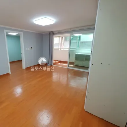 Rent this 1 bed apartment on 서울특별시 강남구 역삼동 686-7
