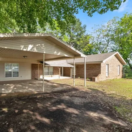 Buy this 4 bed house on 924 Salem Road in Conway, AR 72034