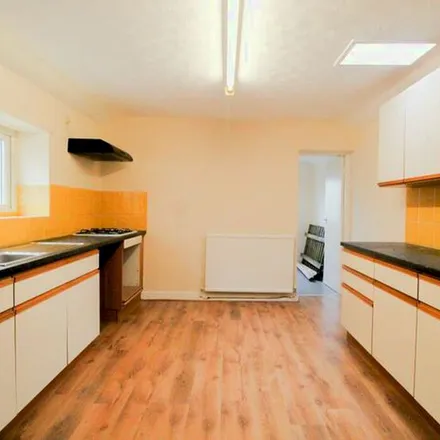 Rent this 2 bed apartment on Smart Smiles Abercynon in 24 Margaret Street, Abercynon