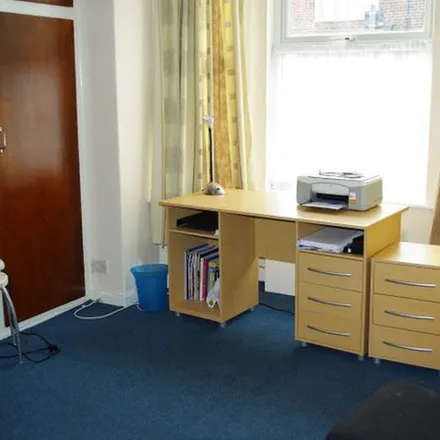Image 3 - 49 Montpelier Road, Nottingham, NG7 2JY, United Kingdom - Apartment for rent