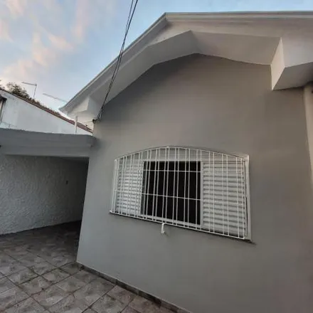 Buy this 2 bed house on Rua Orfanato 608 in Vila Prudente, Região Geográfica Intermediária de São Paulo - SP