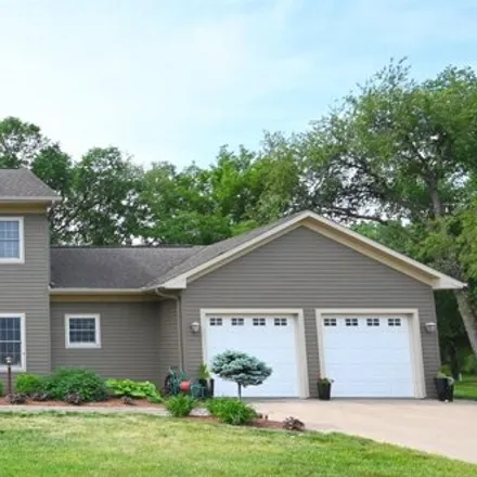 Buy this 5 bed house on 432 Tanglewood Drive in Manchester, IA 52057