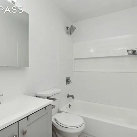 Image 4 - 47 Malcolm X Boulevard, New York, NY 11221, USA - Townhouse for rent