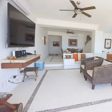 Buy this 5 bed apartment on Calle Paseo del Mar in Fracc. El Pueblito del Revolcadero, 39907 Puerto Marqués