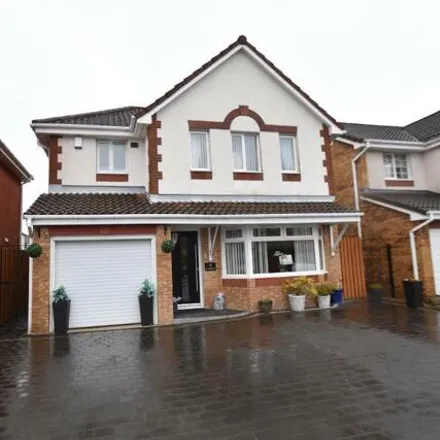 Buy this 4 bed house on Waverley Park in Kirkintilloch, G66 2BZ