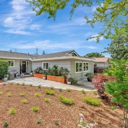 Image 2 - 629 Barbara Avenue, Mountain View, CA 94040, USA - House for sale