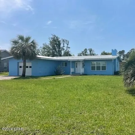 Rent this 3 bed house on 3700 Shoreline Circle in Bayview, Panama City