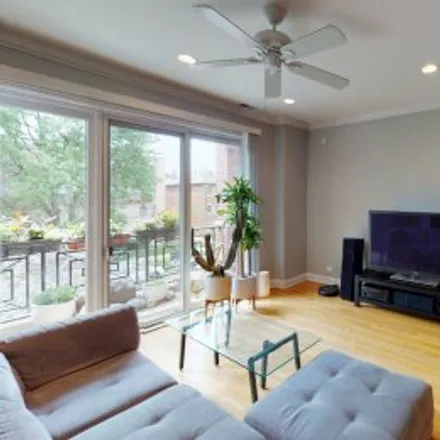 Buy this 3 bed apartment on #3n,4239 North Keystone Avenue in Irving Park, Chicago