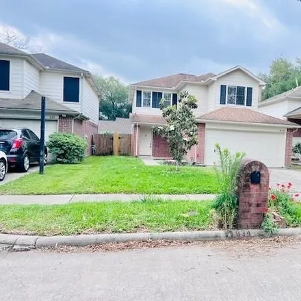 Rent this 4 bed house on 926 North Oak Drive in Harris County, TX 77073