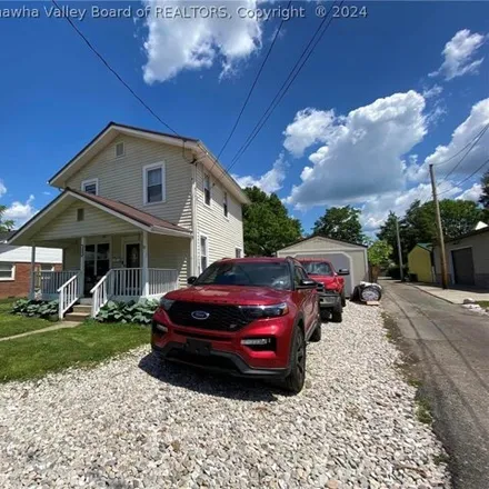 Buy this 3 bed house on 1916 Kanawha Avenue in Dunbar, WV 25064