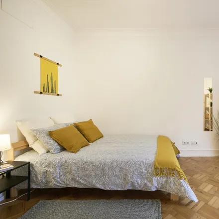 Rent this 3 bed room on Clínica São João de Deus in Rua Afonso Lopes Vieira, 1700-009 Lisbon