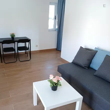 Image 5 - Cenatel, Rua da Arada, 4350-104 Porto, Portugal - Apartment for rent
