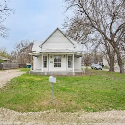 Buy this 3 bed house on 817 Kaufman St in Waxahachie, Texas