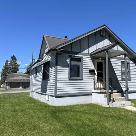 Buy this 2 bed house on 1003 E Everett Ave in Spokane, Washington
