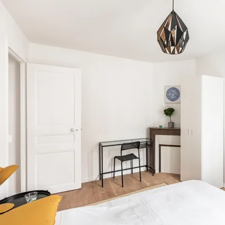 Image 4 - 128 Avenue de la République, 92400 Courbevoie, France - Apartment for rent