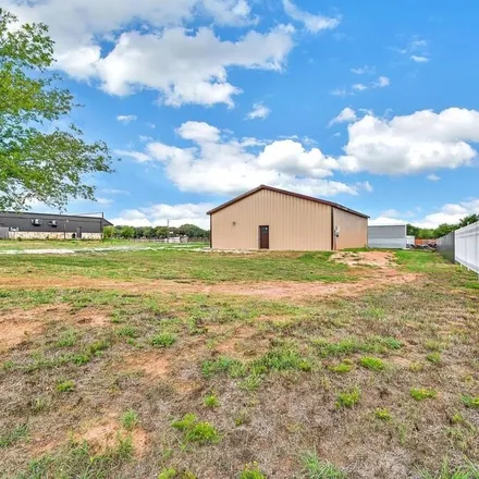 Image 3 - 2161 Spring Lake Road, Lacy-Lakeview, TX 76705, USA - House for sale
