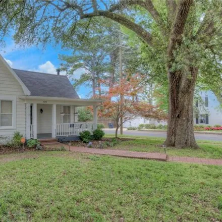 Buy this 3 bed house on 3476 Creswell Avenue in Shreveport, LA 71104