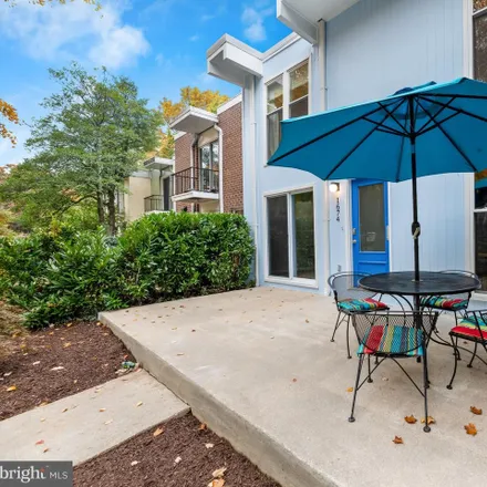 Buy this 3 bed townhouse on 1674 Wainwright Drive in Reston, VA 20190