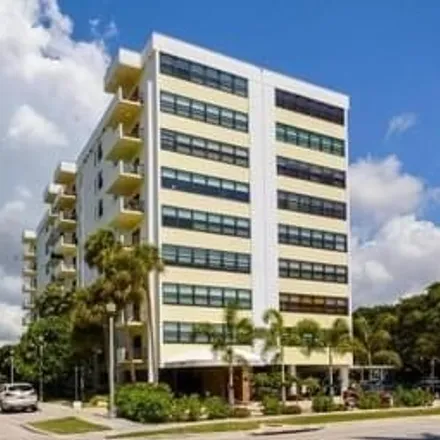 Rent this 2 bed condo on 1501 S Flagler Dr Apt 3F in West Palm Beach, Florida