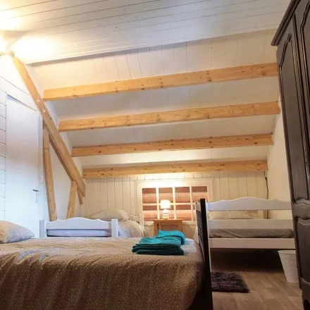 Rent this 4 bed house on Les Jouvencelles in Chemin au Clovis, 39220 Prémanon