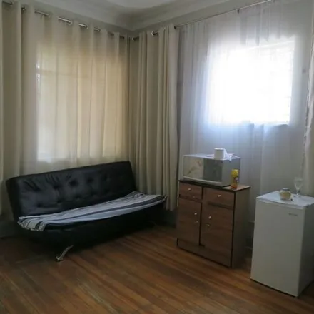 Rent this 2 bed apartment on 3rd Street in Bezuidenhoutsvallei, Johannesburg