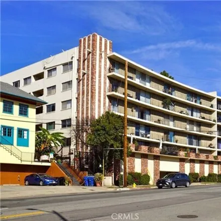 Image 1 - 2260 Cahuenga Terrace, Los Angeles, CA 90068, USA - House for rent