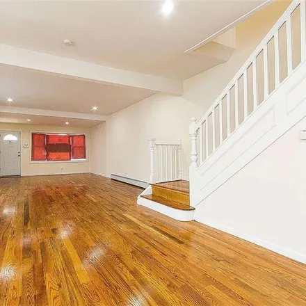 Image 4 - 4004 Clarendon Road, New York, NY 11203, USA - House for sale