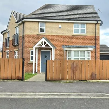 Rent this 3 bed duplex on unnamed road in Thornaby-on-Tees, TS17 8GJ