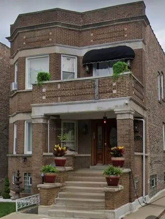 Buy this 6 bed house on 6130 South Saint Lawrence Avenue in Chicago, IL 60637