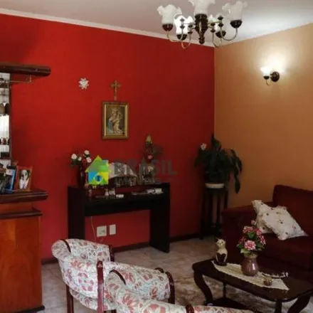 Buy this 3 bed house on Rua Professora Elenice Latronico do lago in Santa Lúcia, Poços de Caldas - MG