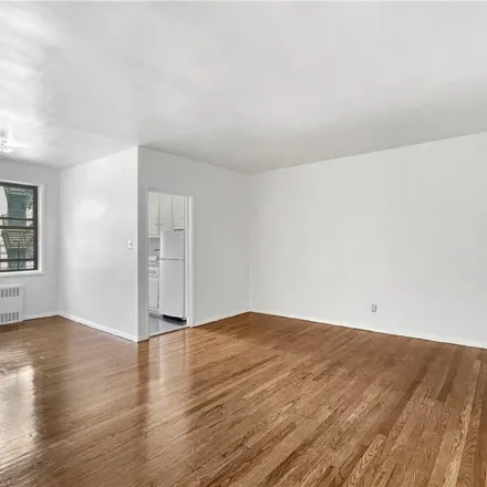 Image 4 - 3130 Grand Concourse, New York, NY 10458, USA - Apartment for rent