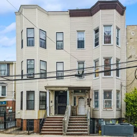 Buy this 12 bed house on 752 Jackson Avenue in New York, NY 10456