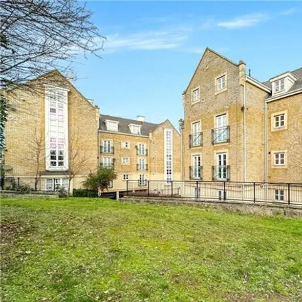 Buy this 1 bed apartment on Sandpiper Close in Worcester Park Estate, DA9 9RX
