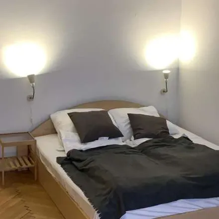 Rent this 3 bed apartment on Flora in Jičínská, 100 41 Prague