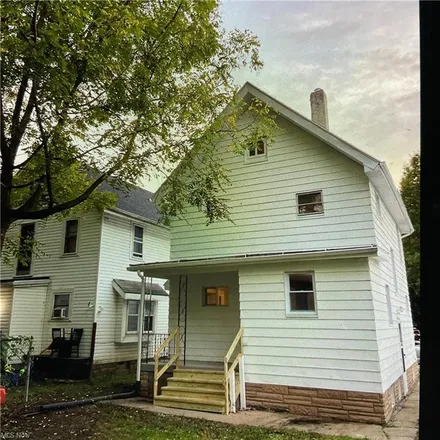 Buy this 3 bed house on 891 Sherman Street in Akron, OH 44311