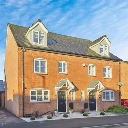 Buy this 4 bed townhouse on 1 Kimbolton Way in Thulston, DE24 5AZ