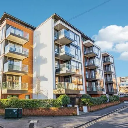 Buy this 1 bed apartment on Waitrose in 31-33 Station Road, Gerrards Cross