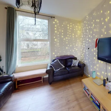Rent this 6 bed apartment on 26A;26B Elm Avenue in Nottingham, NG3 4GF
