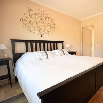 Rent this 4 bed house on avenue des cepes in 83520 Roquebrune-sur-Argens, France