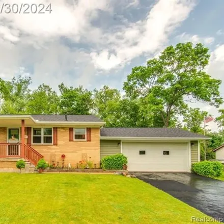 Buy this 3 bed house on 648 Tomahawk Trail in Clyde, Highland Charter Township