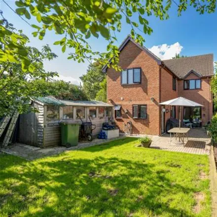 Buy this 6 bed house on Chalice Court in Hedge End, SO30 4TA