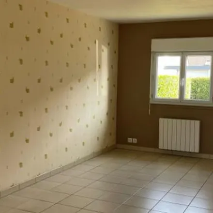 Image 6 - 20 Boulevard Victor Hugo, 44110 Châteaubriant, France - Apartment for rent