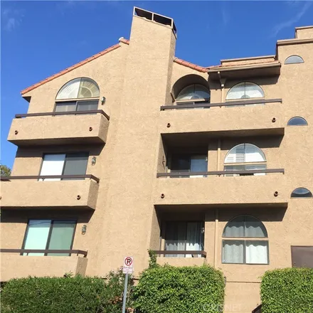 Image 2 - 14572 Dickens Street, Los Angeles, CA 91403, USA - Condo for rent