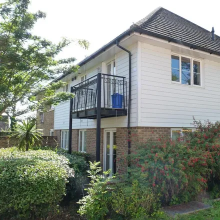 Image 1 - Edenbridge, Albion Way, TN8 6JQ, United Kingdom - Apartment for rent